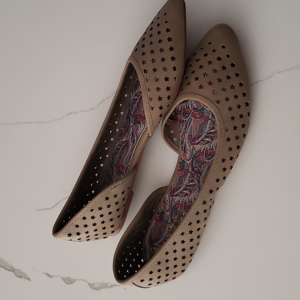 Nicole Miller Flats 7/2